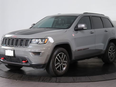 Used 2021 Jeep Grand Cherokee Trailhawk image 1