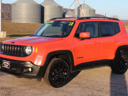 Used 2018 Jeep Renegade Altitude image 2