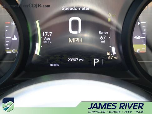 Used 2024 Jeep Wrangler Unlimited Sahara w/ Technology Group AWD/4WD image 28