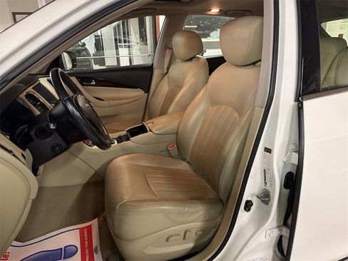 Used 2016 INFINITI QX50 Base w/ Deluxe Touring Package image 13