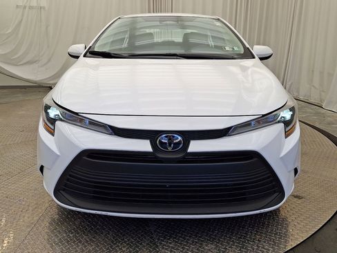 Used 2025 Toyota Corolla LE image 28