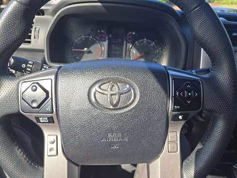 Used 2021 Toyota 4Runner SR5 Premium w/ Moonroof Package AWD/4WD image 7