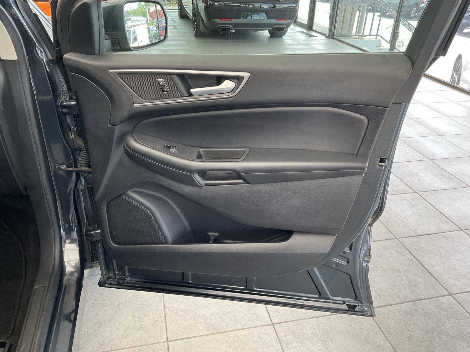 Used 2022 Ford Edge SEL w/ Convenience Package AWD/4WD image 13