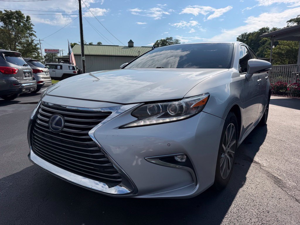 Used 2017 Lexus ES 300h w/ Navigation System Package FWD image 1