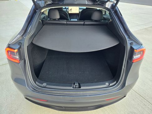 Used 2023 Tesla Model Y Long Range image 16