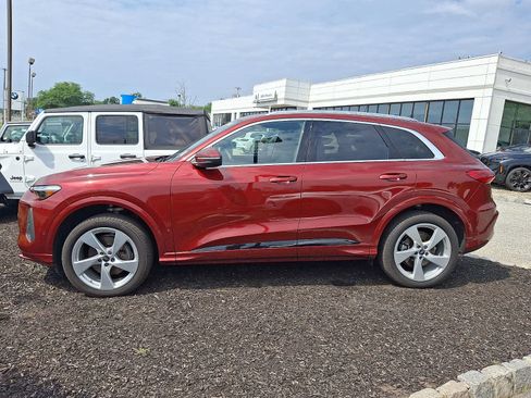 Used 2025 Audi Q5 Premium Plus AWD/4WD image 2