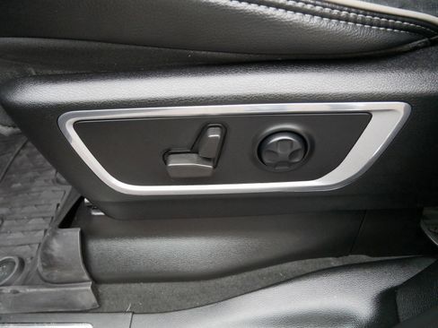 Used 2021 RAM 1500 Laramie image 16