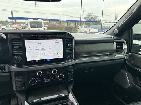 Used 2023 Ford F250 Platinum image 20