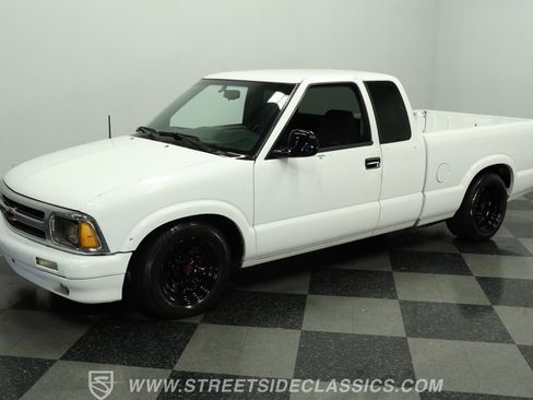 Used 1995 Chevrolet S10 Pickup LS image 5