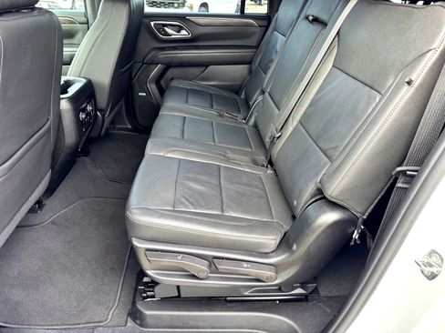 Used 2024 Chevrolet Suburban LT image 19