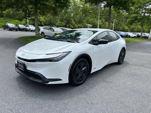 Used 2023 Toyota Prius LE image 7