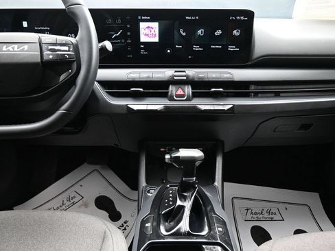 Used 2025 Kia K4 EX FWD image 16