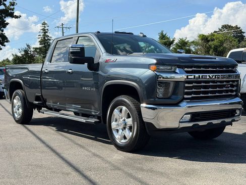 Used 2020 Chevrolet Silverado 3500 LTZ w/ LTZ Plus Package AWD/4WD image 3