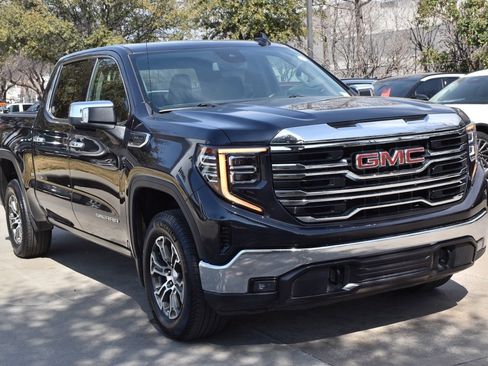 Used 2025 GMC Sierra 1500 SLT image 4
