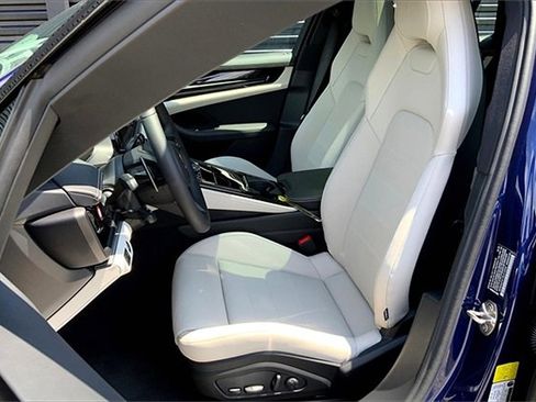 New 2025 Porsche Panamera 4 image 5