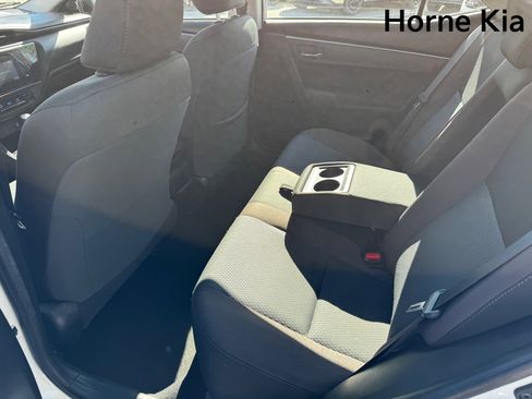 Used 2019 Toyota Corolla LE image 12
