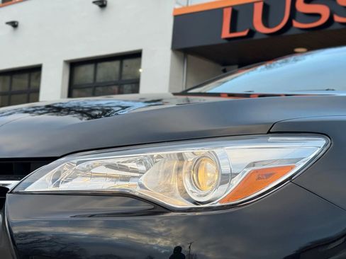 Used 2017 Toyota Camry LE image 5