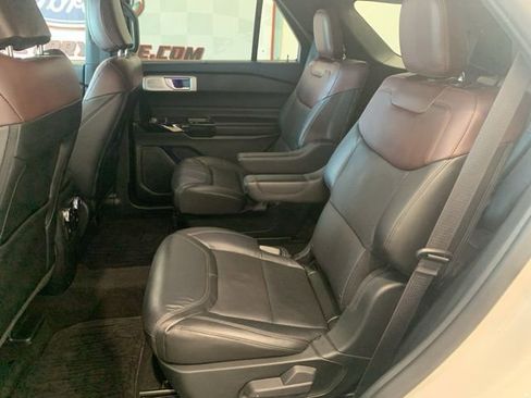Used 2023 Ford Explorer Platinum w/ Technology Package AWD/4WD image 20