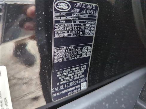 Used 2024 Land Rover Discovery Dynamic SE image 29