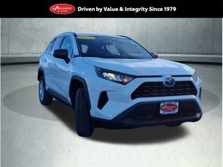 Used 2021 Toyota RAV4 LE video 1