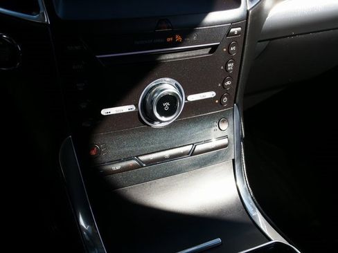 Used 2019 Ford Edge Titanium image 24