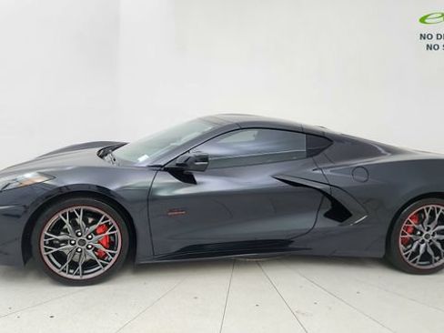 Used 2023 Chevrolet Corvette Stingray Premium Cpe RWD image 3