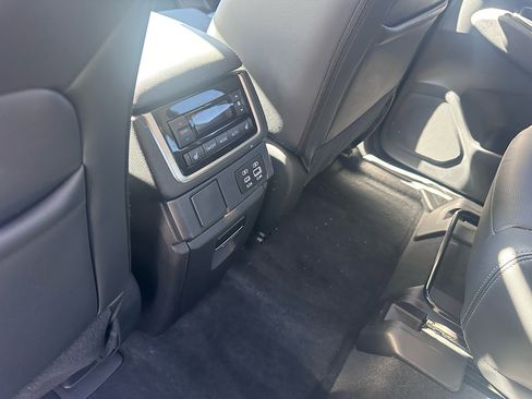 Used 2024 Subaru Ascent Limited image 16