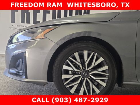 Used 2023 Nissan Altima 2.5 SV image 6