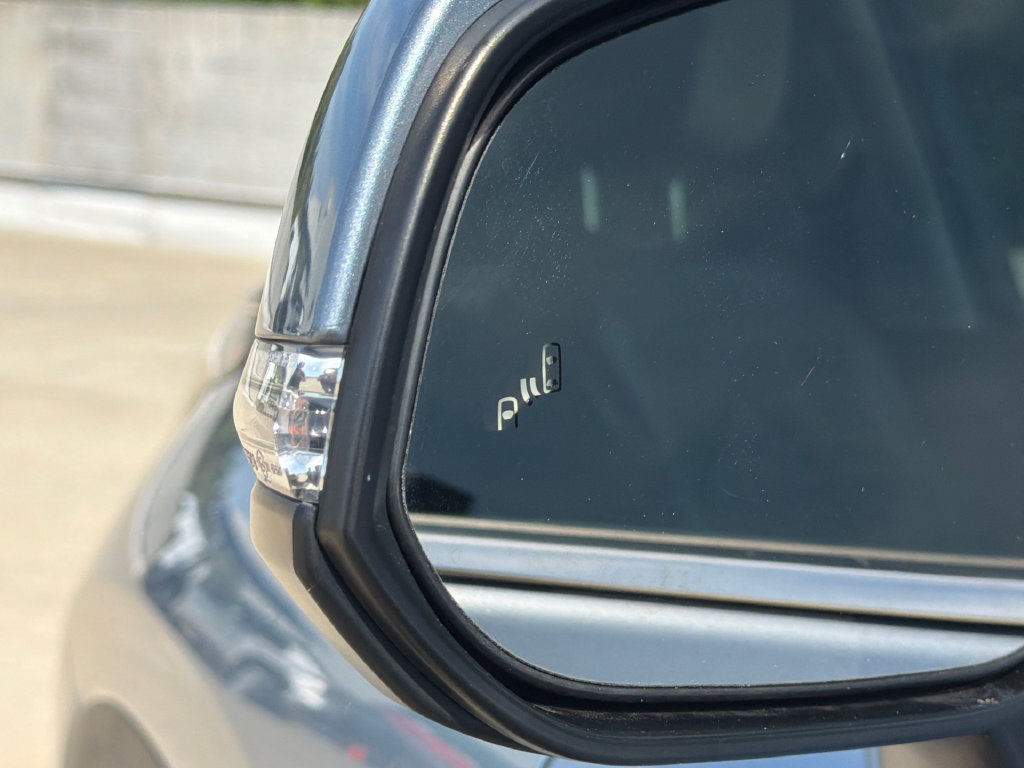 Used 2021 Toyota Highlander Limited AWD/4WD image 19