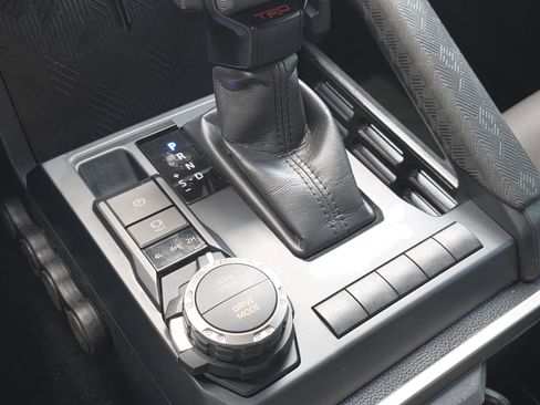 Used 2024 Toyota Tacoma TRD Sport AWD/4WD image 22