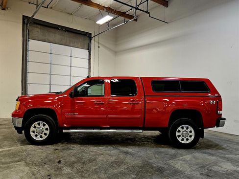 Used 2013 GMC Sierra 2500 SLT w/ Suspension Package, Off-Road AWD/4WD image 5