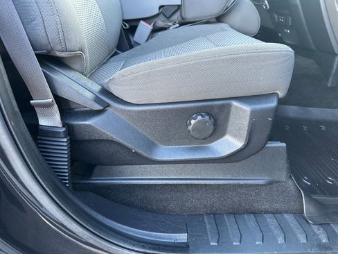 Used 2015 Ford F150 XLT image 24