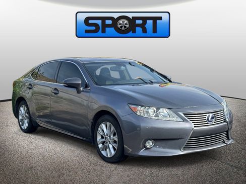 Used 2014 Lexus ES 300h w/ Luxury Package w/Bamboo Trim FWD image 3