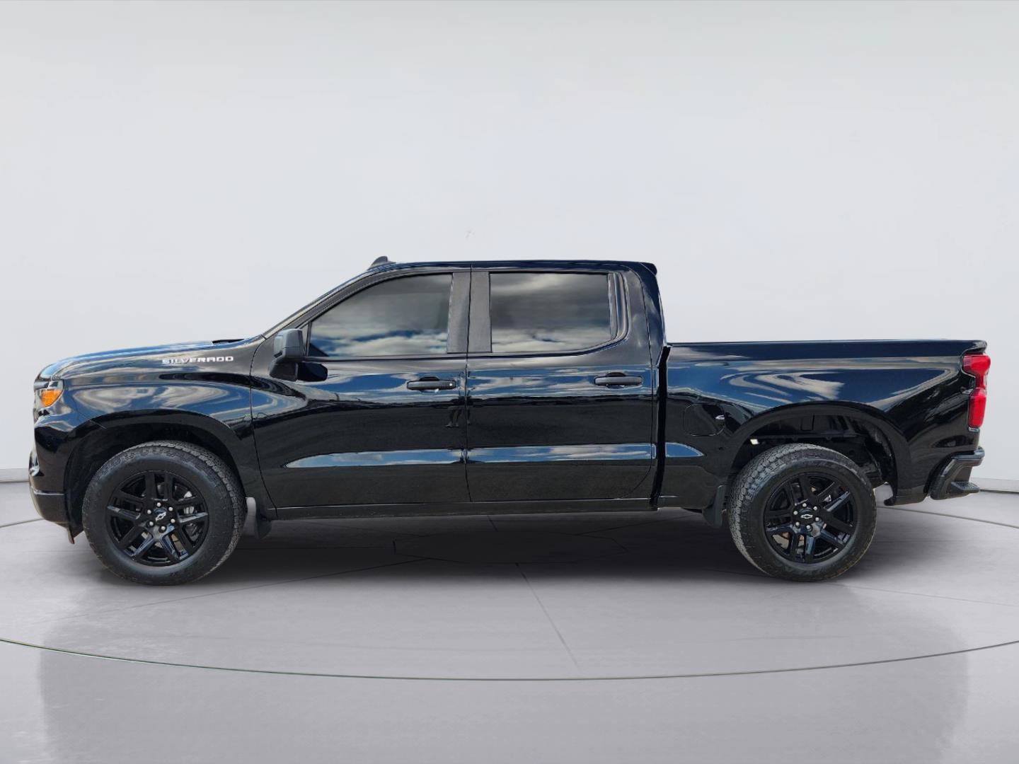 Certified 2023 Chevrolet Silverado 1500 Custom RWD image 4