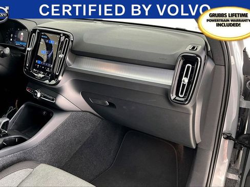 Used 2024 Volvo XC40 B5 Core image 21