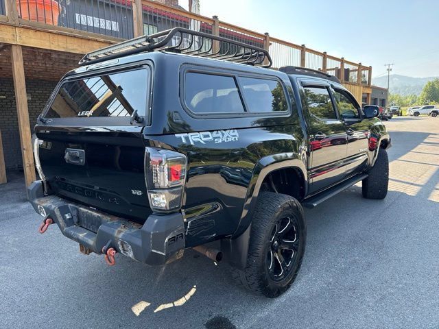 Used 2017 Toyota Tacoma TRD Sport w/ Tow Package (A/T) AWD/4WD image 8