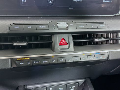 Used 2025 Kia K4 FWD image 24