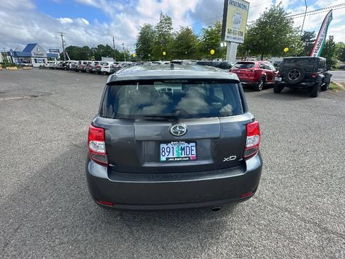 Used 2011 Scion xD FWD image 5