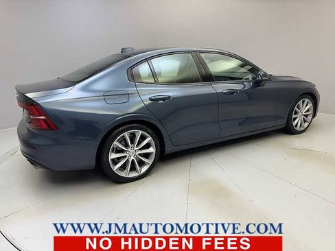 Used 2019 Volvo S60 T6 Momentum image 5