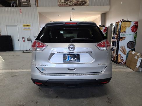 Used 2016 Nissan Rogue SV image 6