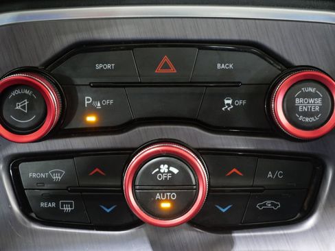 Used 2016 Dodge Challenger R/T Plus image 20