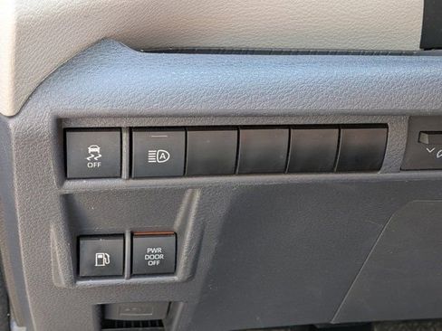 Used 2022 Toyota Sienna XLE AWD/4WD image 26
