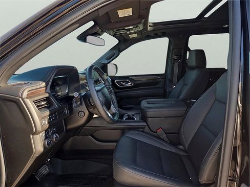 Used 2024 Chevrolet Tahoe Z71 w/ Luxury Package image 12