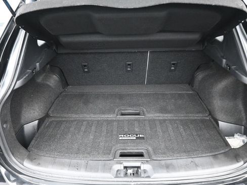 Used 2020 Nissan Rogue Sport SV image 14