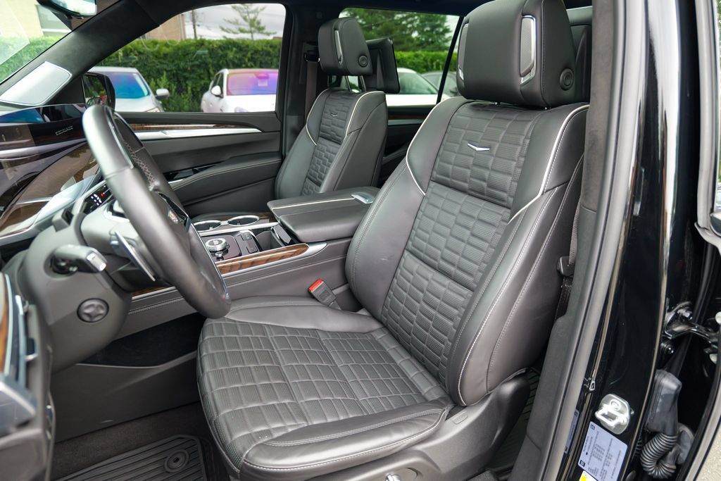 Used 2025 Cadillac Escalade ESV Sport Platinum AWD/4WD image 22