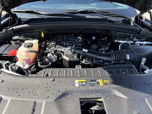 Certified 2025 Jeep Grand Cherokee Laredo X image 33