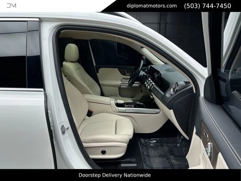 Used 2023 Mercedes-Benz EQB 300 4MATIC w/ Exclusive Package image 20