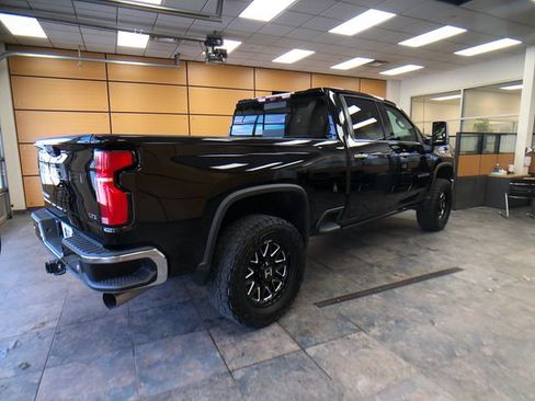 Used 2025 Chevrolet Silverado 2500 LTZ w/ LTZ Premium Package AWD/4WD image 7
