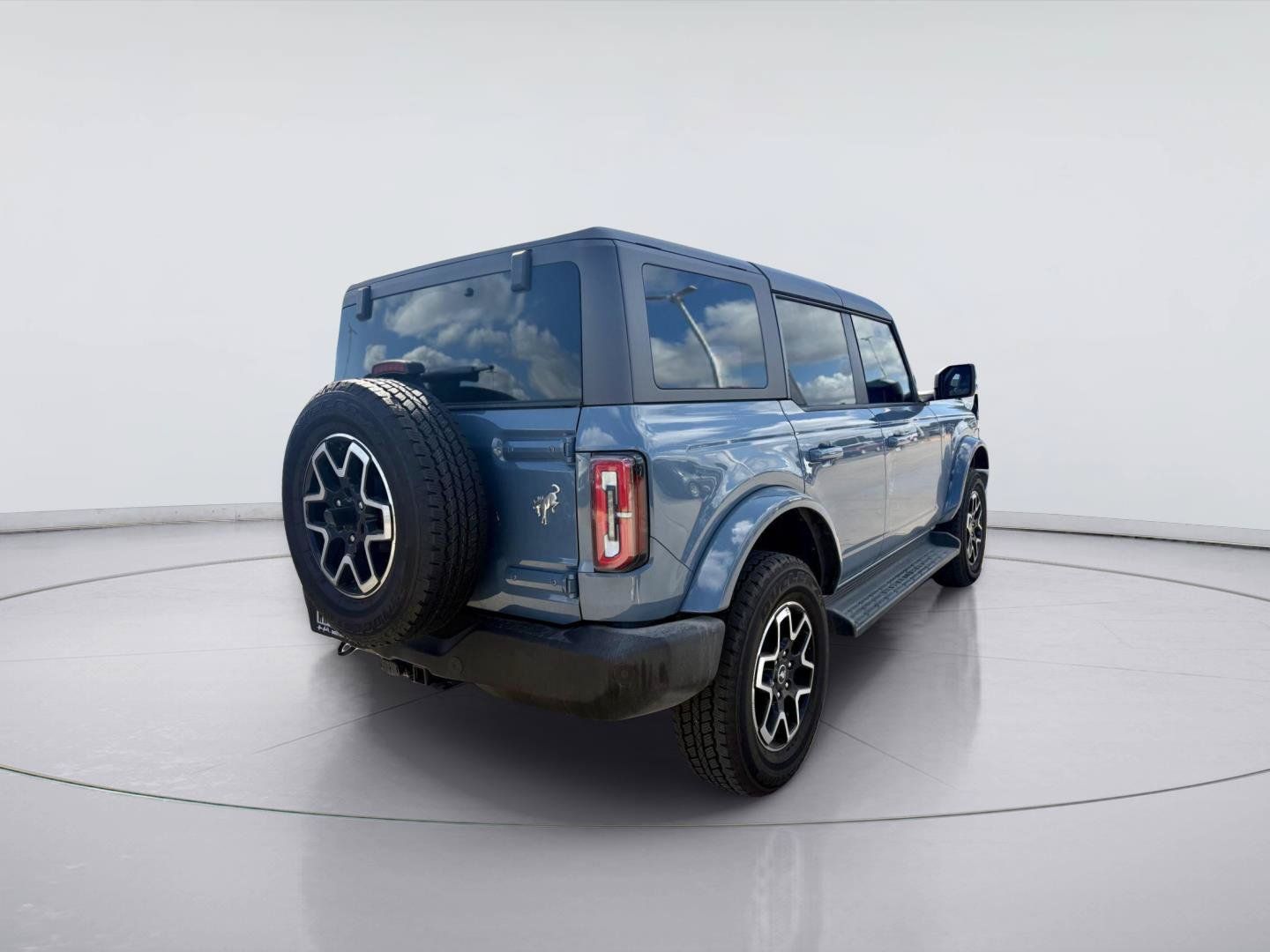 Used 2025 Ford Bronco Outer Banks AWD/4WD image 3