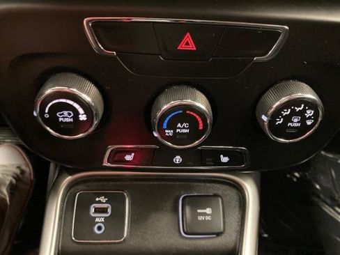 Used 2017 Jeep Compass Latitude w/ Cold Weather Group FWD image 22